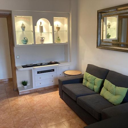 Luninoso Y Practico Apartamento En El Centro Con Amplio Parking Incluido Granada Esterno foto